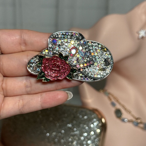 ⚜️ Crystal Rose Hat Brooch - Picture 6 of 6